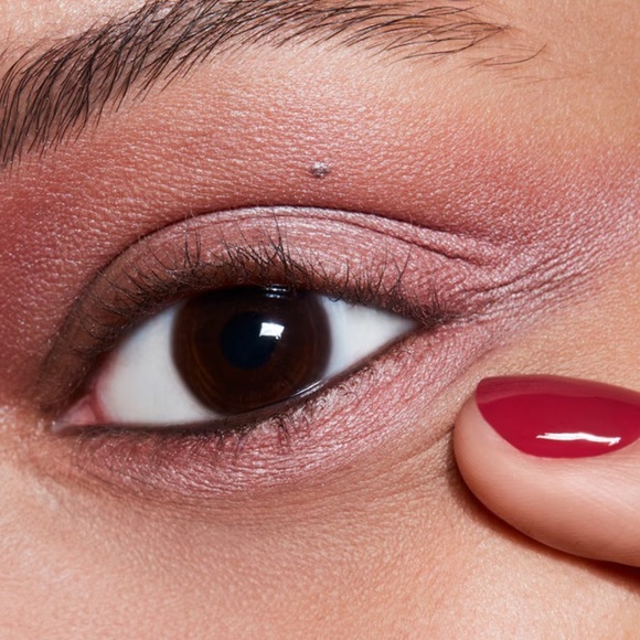 MAC Girlie Satin Eyeshadow NIB - Picture 6 of 8